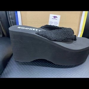 Rocket Dog Black Thong Platform Sandal